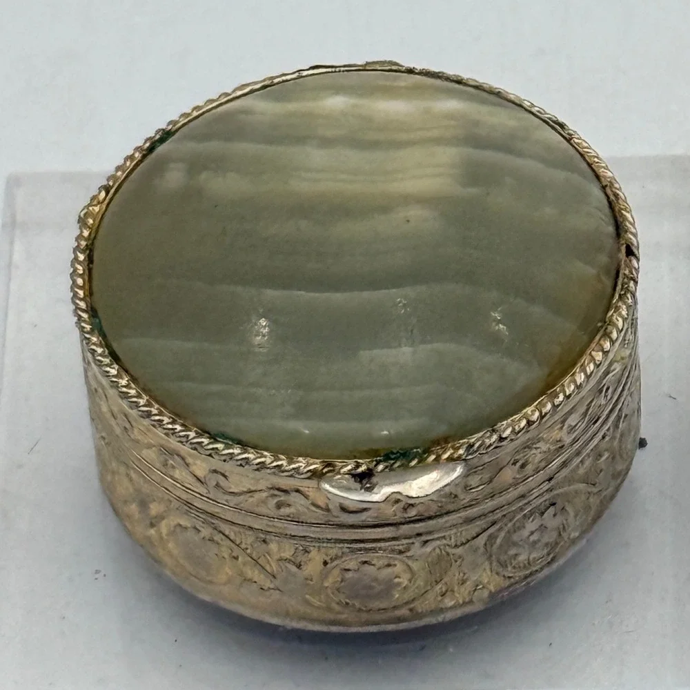 Vintage Green Onyx Stone Pill Box Silver Tone Engraved Floral Trinket Case Round